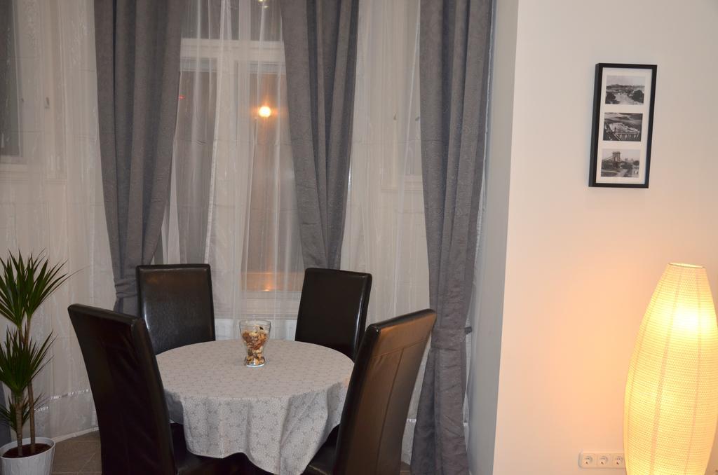 Vaci Street Downtown Apartments ブダペスト 部屋 写真