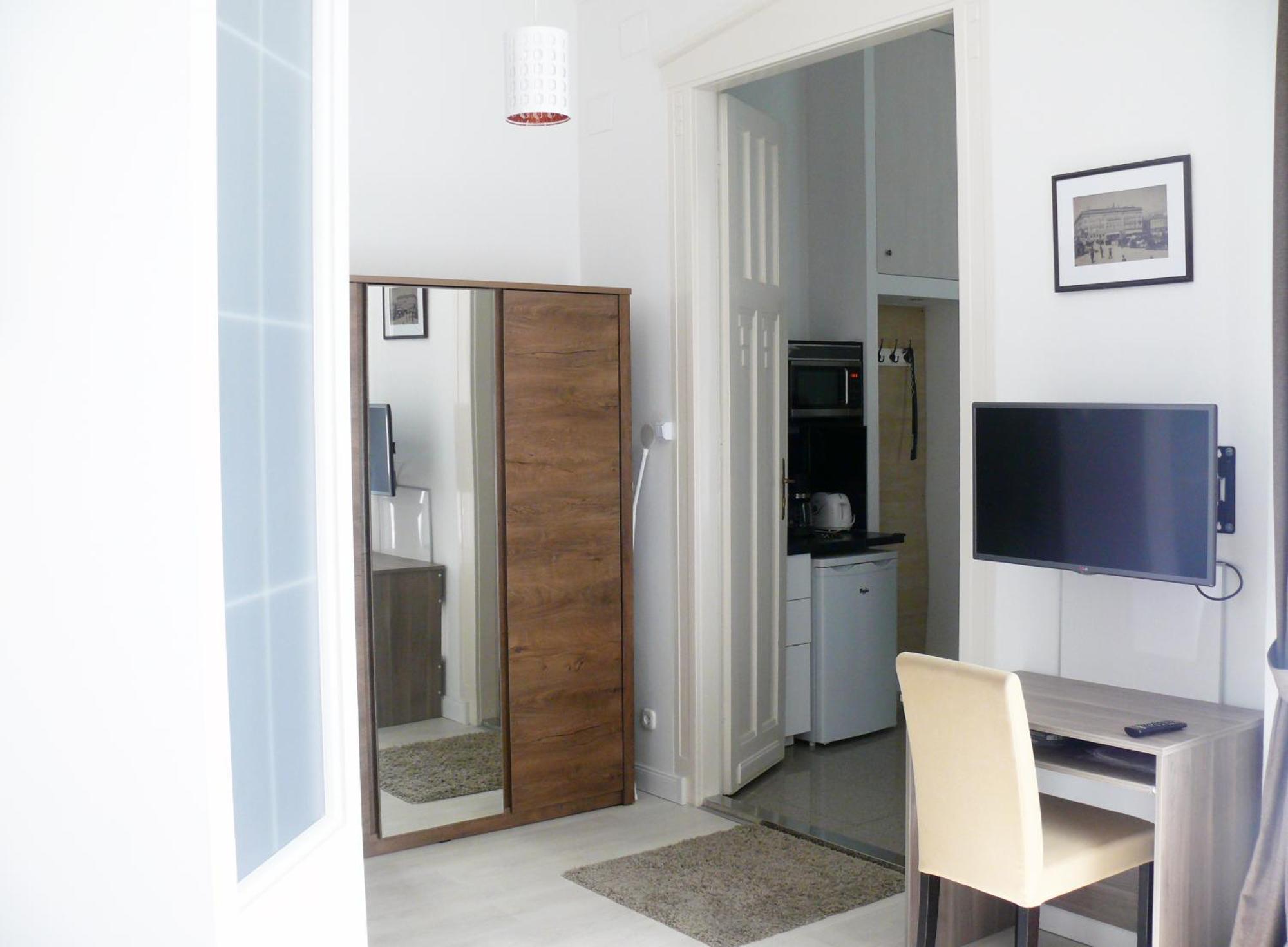 Vaci Street Downtown Apartments ブダペスト エクステリア 写真